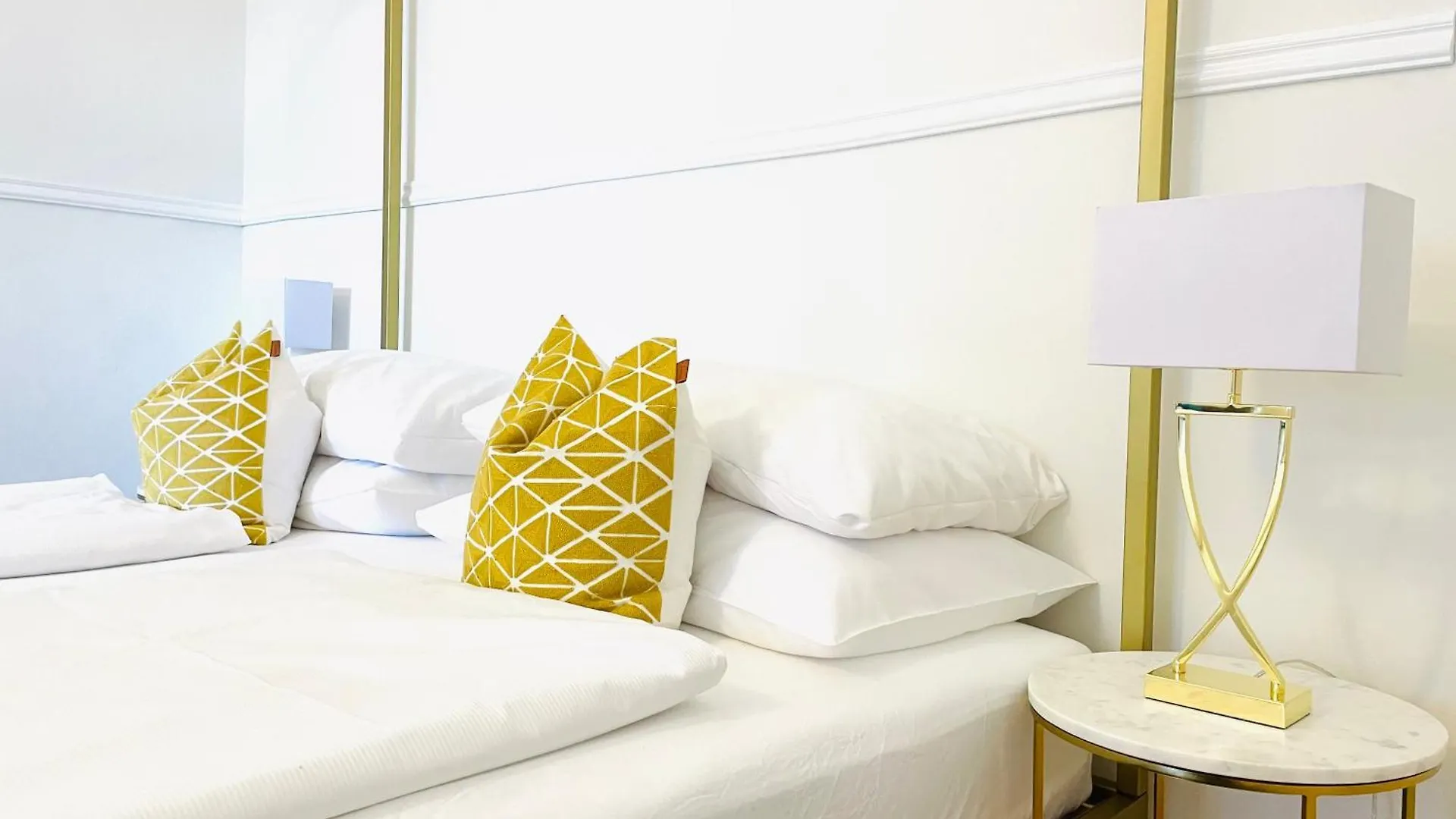 Apstay City Center Deluxe ǀ Free Parking ǀ Self Check-In Graz Apartmanhotel